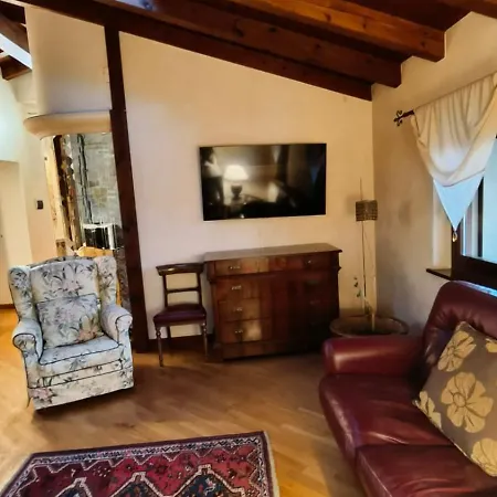 Sottocastello 2 דירה *